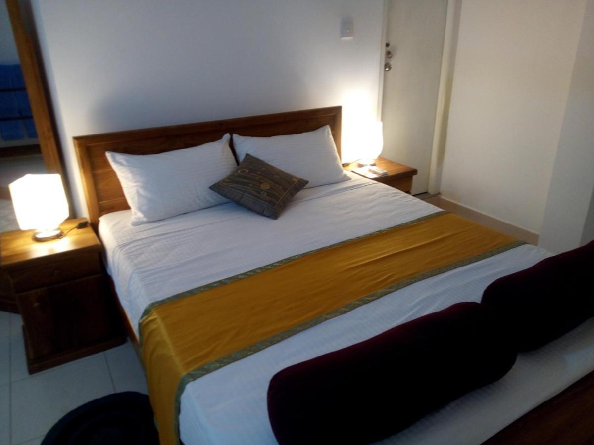 Appartamento Ocean Pebbles Dehiwala-Mount Lavinia Esterno foto