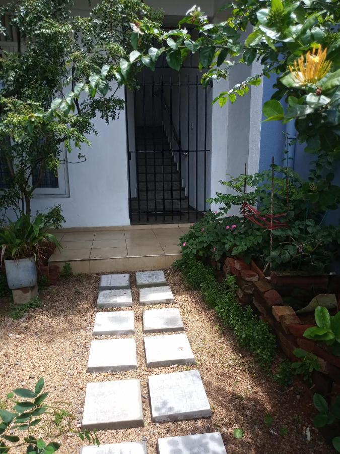 Appartamento Ocean Pebbles Dehiwala-Mount Lavinia Esterno foto
