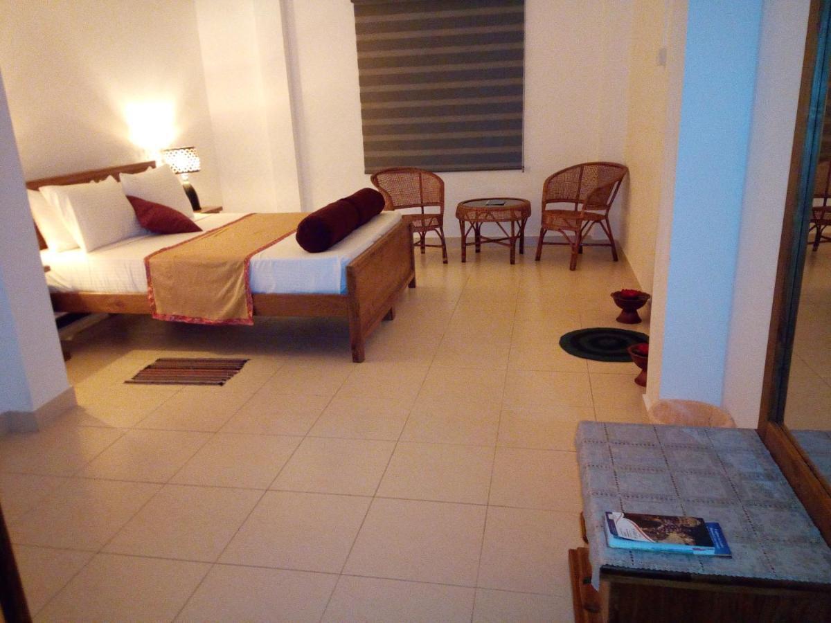 Appartamento Ocean Pebbles Dehiwala-Mount Lavinia Esterno foto