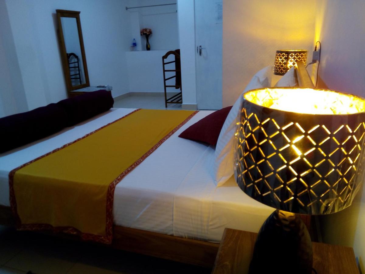 Appartamento Ocean Pebbles Dehiwala-Mount Lavinia Esterno foto