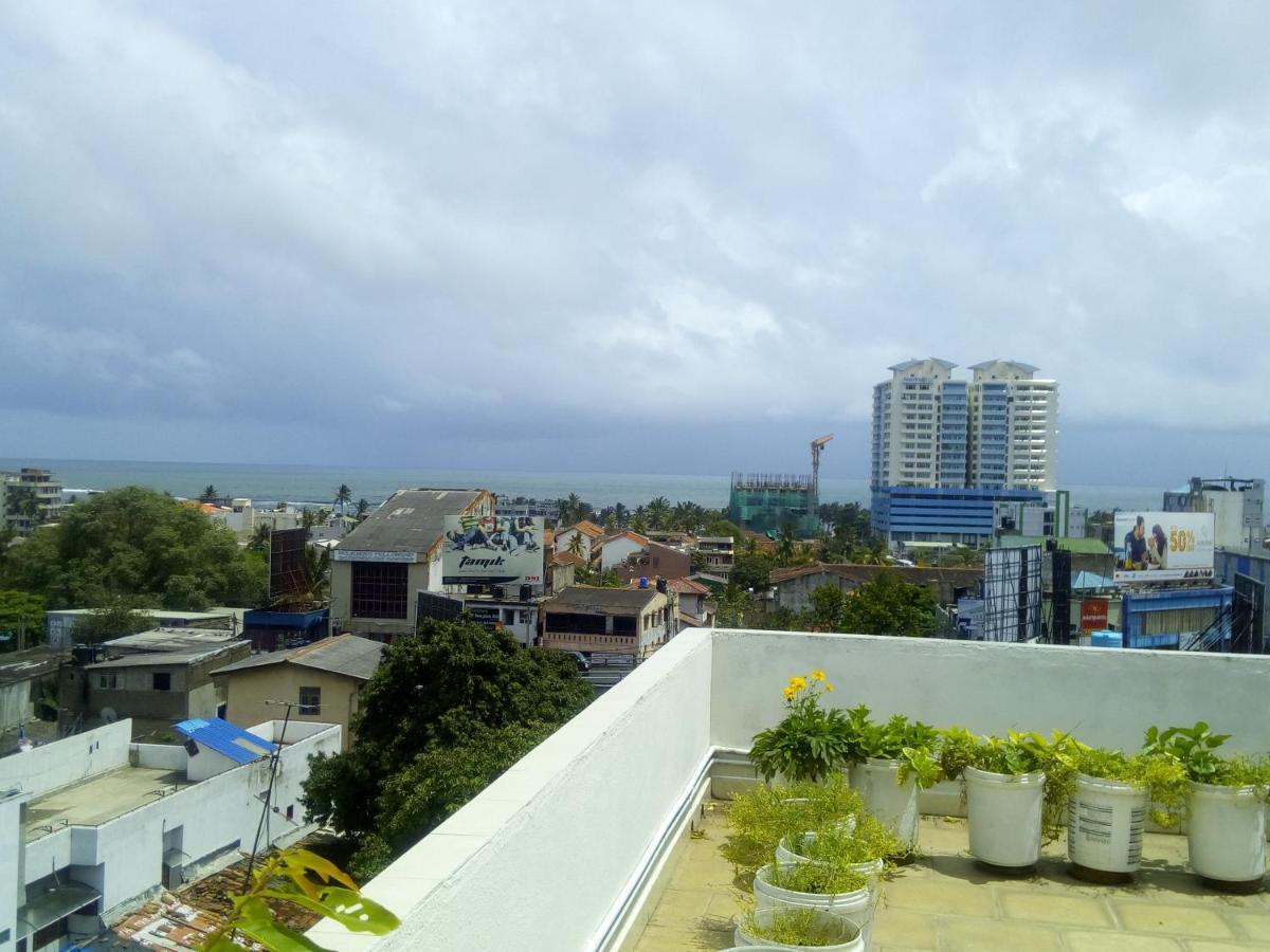 Appartamento Ocean Pebbles Dehiwala-Mount Lavinia Esterno foto